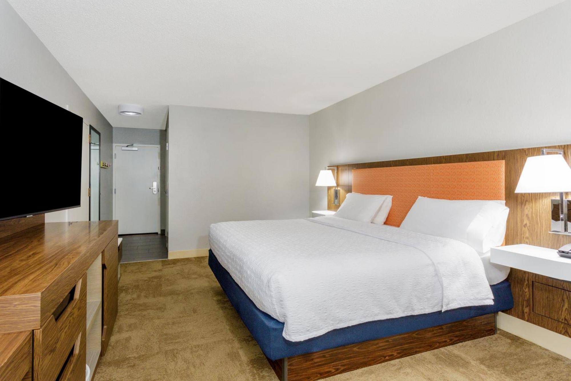Hampton Inn Jacksonville - I-95 Central Room photo