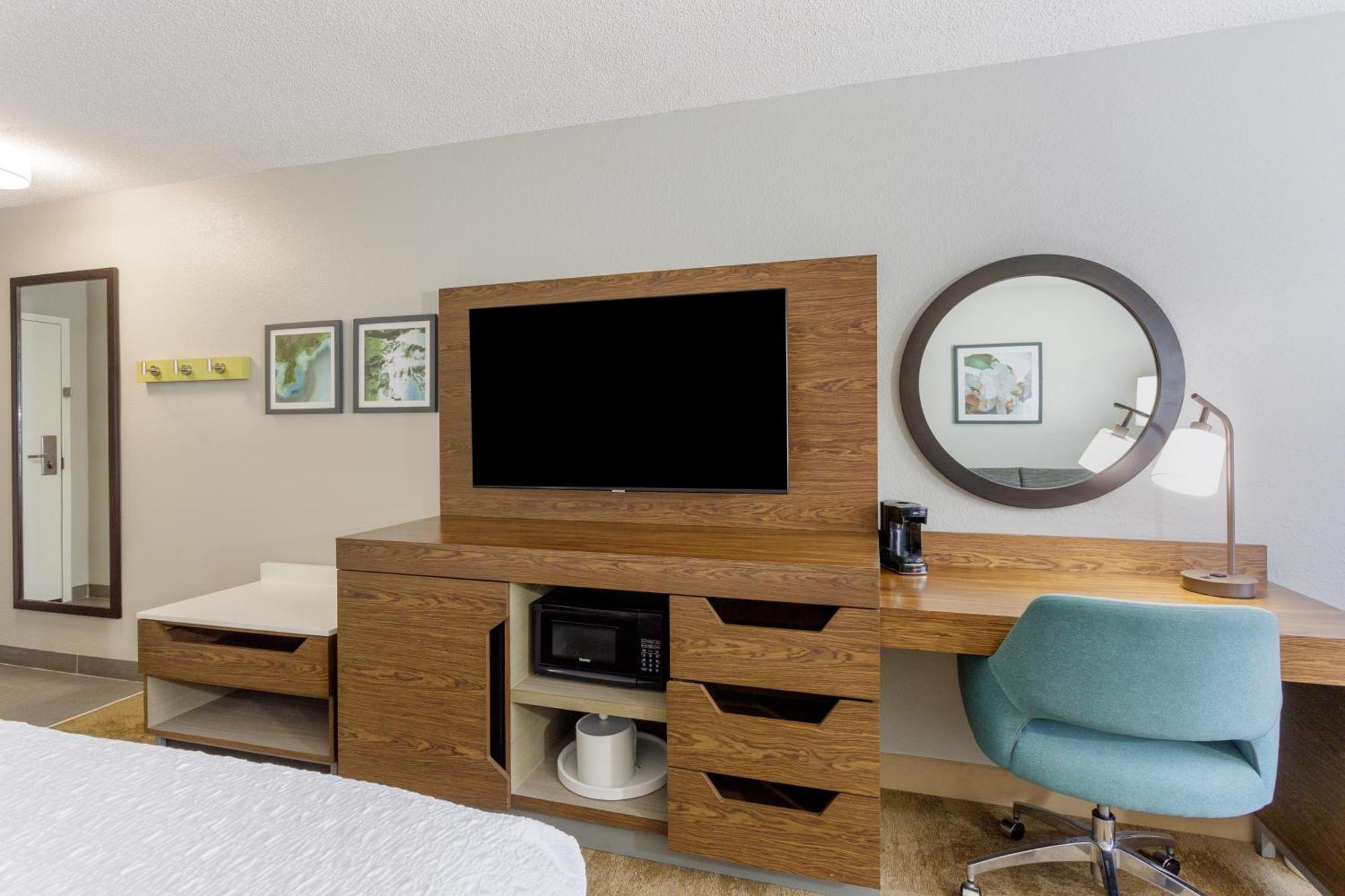Hampton Inn Jacksonville - I-95 Central Room photo